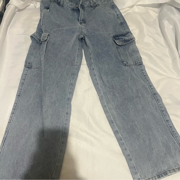 SHEIN PETITE Flap Pocket Side Cargo Jeans - Picture 3 of 7